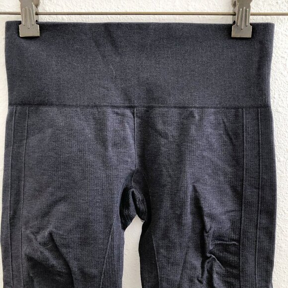 Lululemon In The Flow Crop Size 4 - Picture 5 of 10